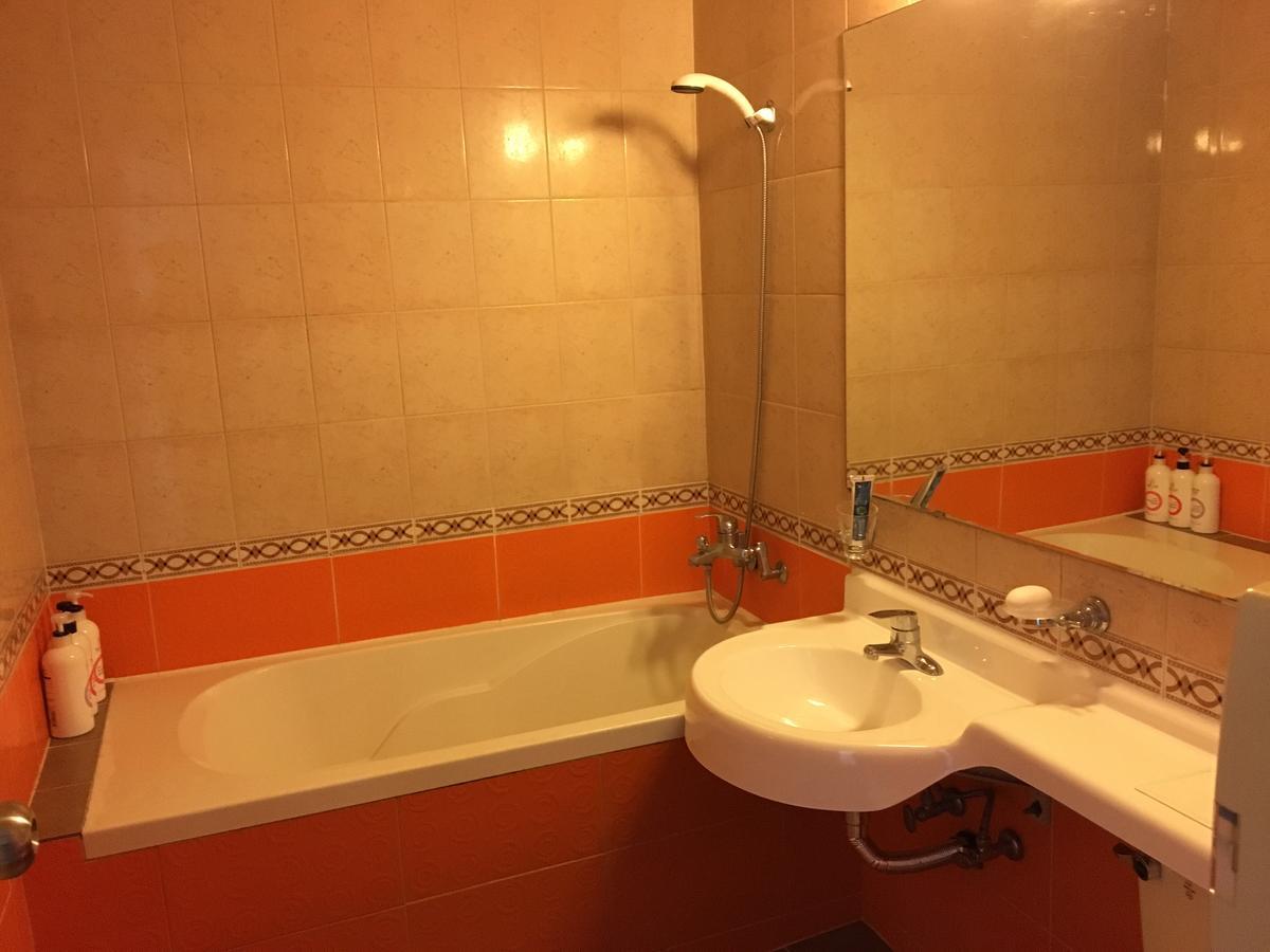 Starworld Hotel *